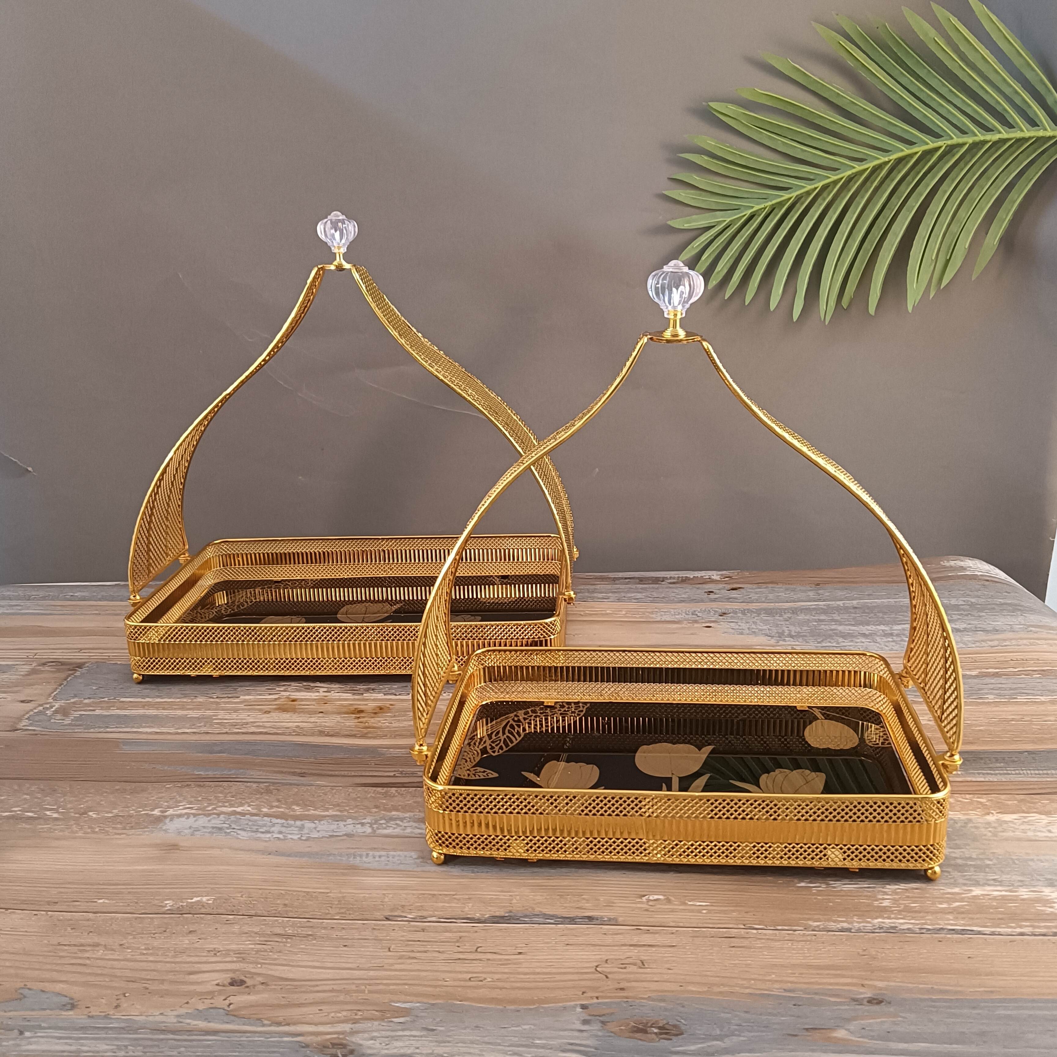 fruit plating design,fruit platter decoration,Snack Melon Seed Dried Fruit Plate Arabic Golden Dessert Tray