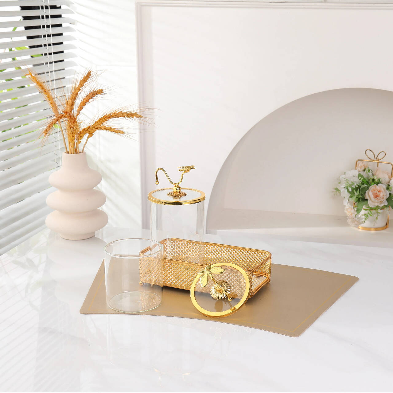 glass candy jar，Heavy process storage tanks，Embossed sealed jar