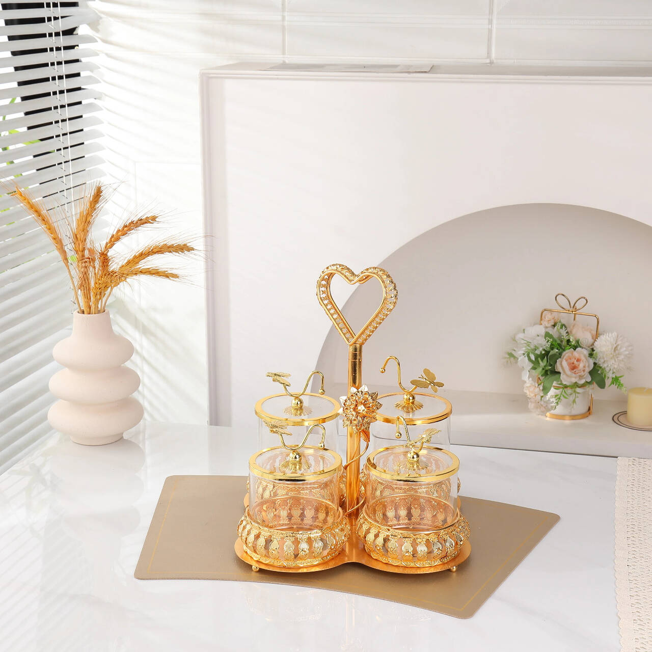 glass candy jar，Heavy process storage tanks，Embossed sealed jar