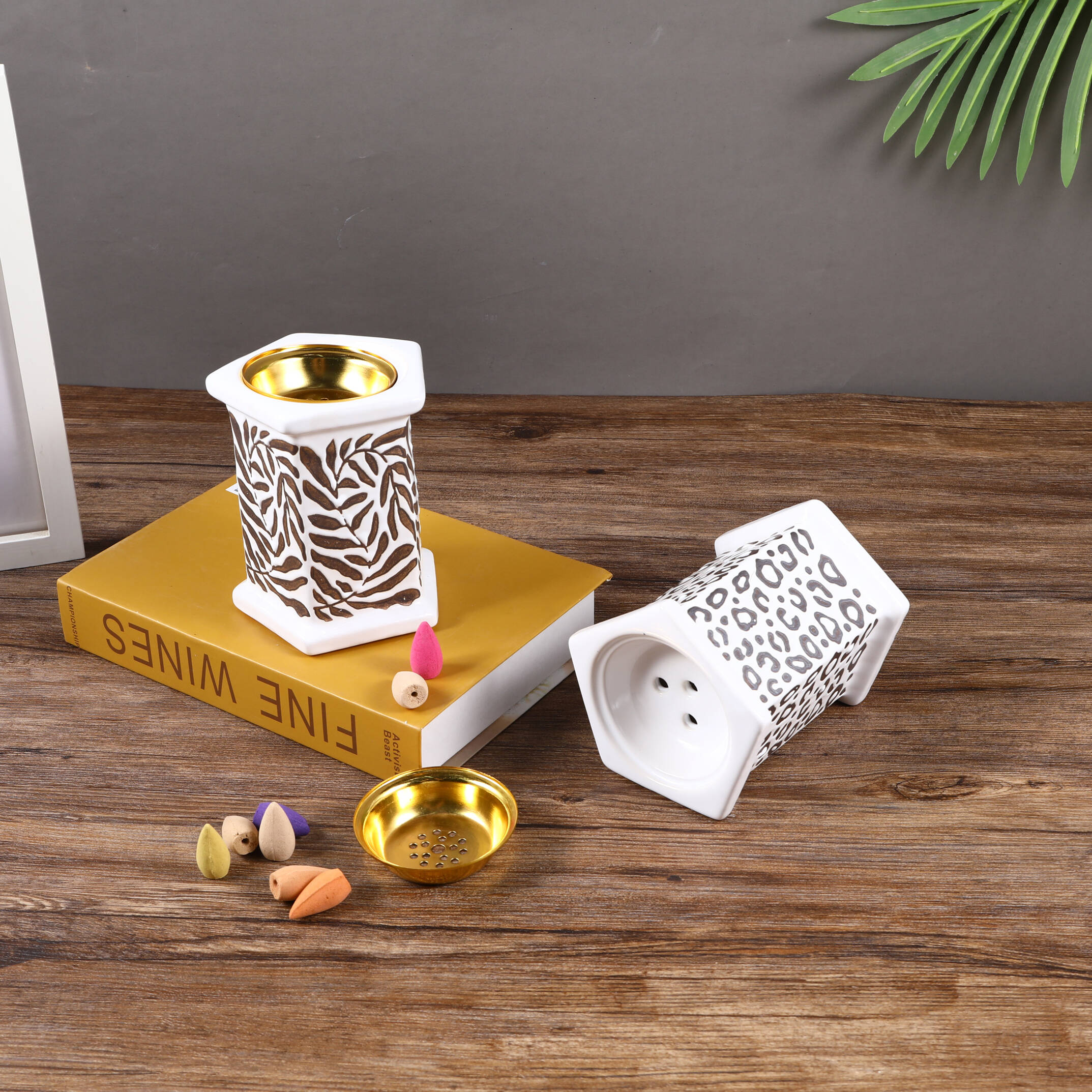 Intertek Diffuser Maximize the ambiance of your home: This ceramic aromatherapy diffuser ...