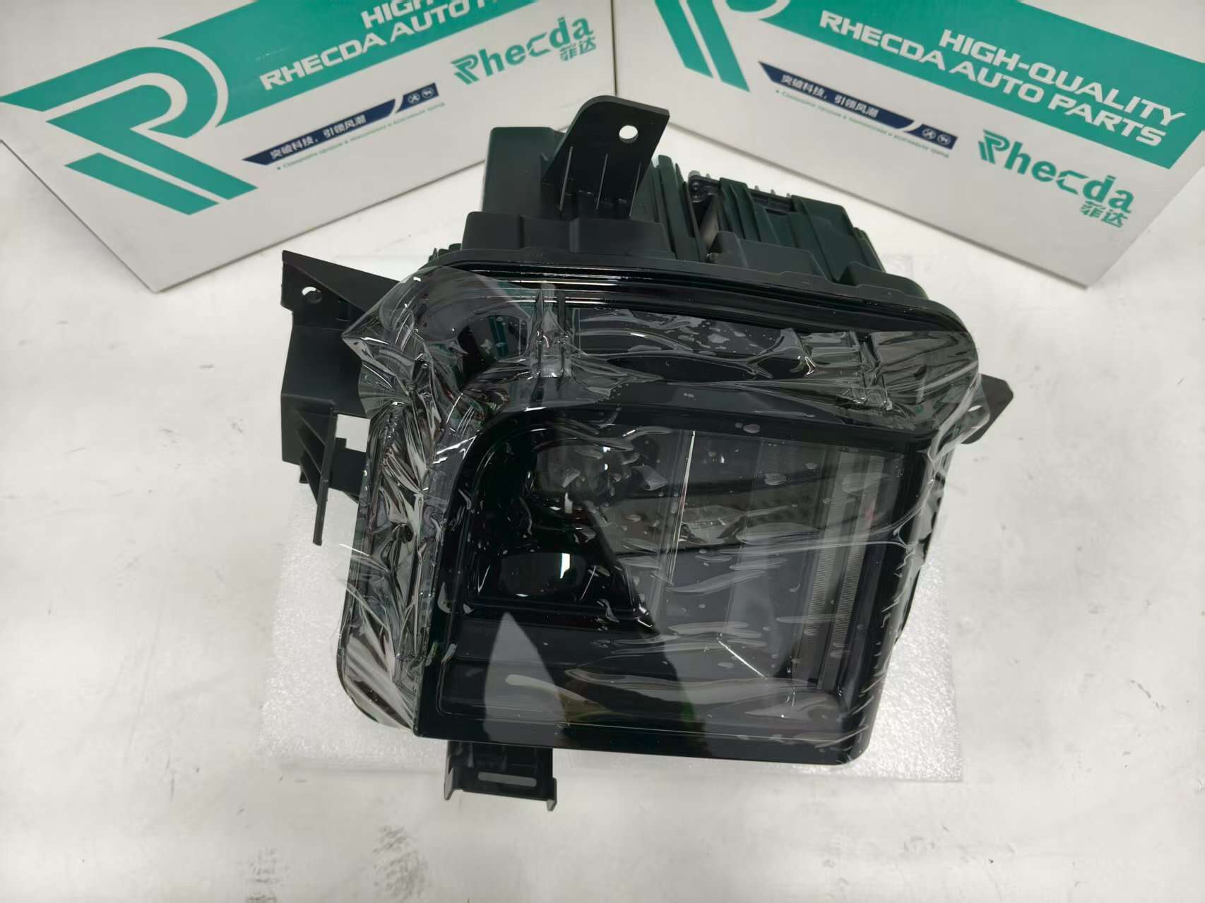 Phecda brand High-quality Lixang Left Headlight For Lixiang L9 OEM X01-53011079,Phecda brand High-quality Lixang Right Headlight For Lixiang L9 OEM X01-53011080,Wholesale High Quality Automotive Lighting system right taillights For Lixiang Li 9 X01-41330012,Wholesale High Quality Automotive Lighting system Left taillights For Lixiang Li 9 X01-41330011,High Quality Original factory Wholesale Lixiang Lighting system Taillight Center For Lixiang L9 OE X01-41330013