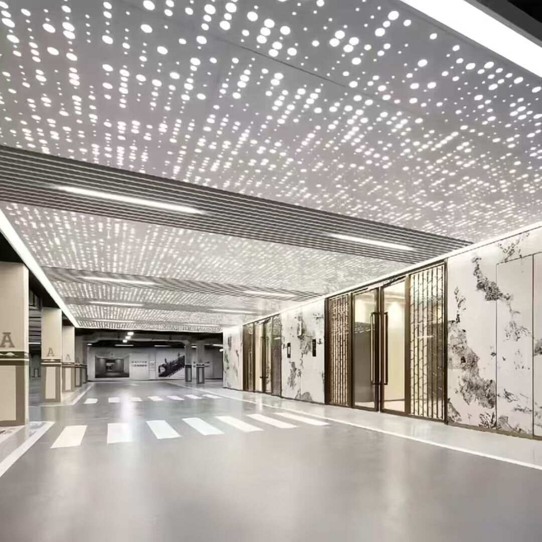 As the leader in ceiling partition decoration materials, the aluminium ceiling has many remarkable advantages.