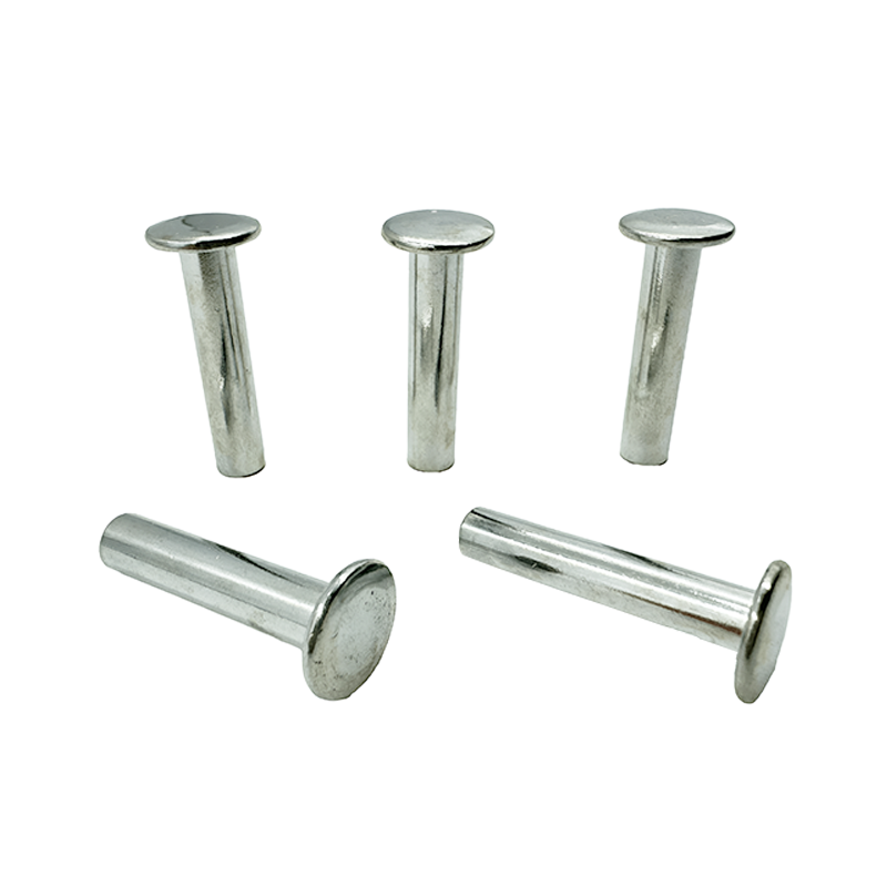Remache semi-tubular