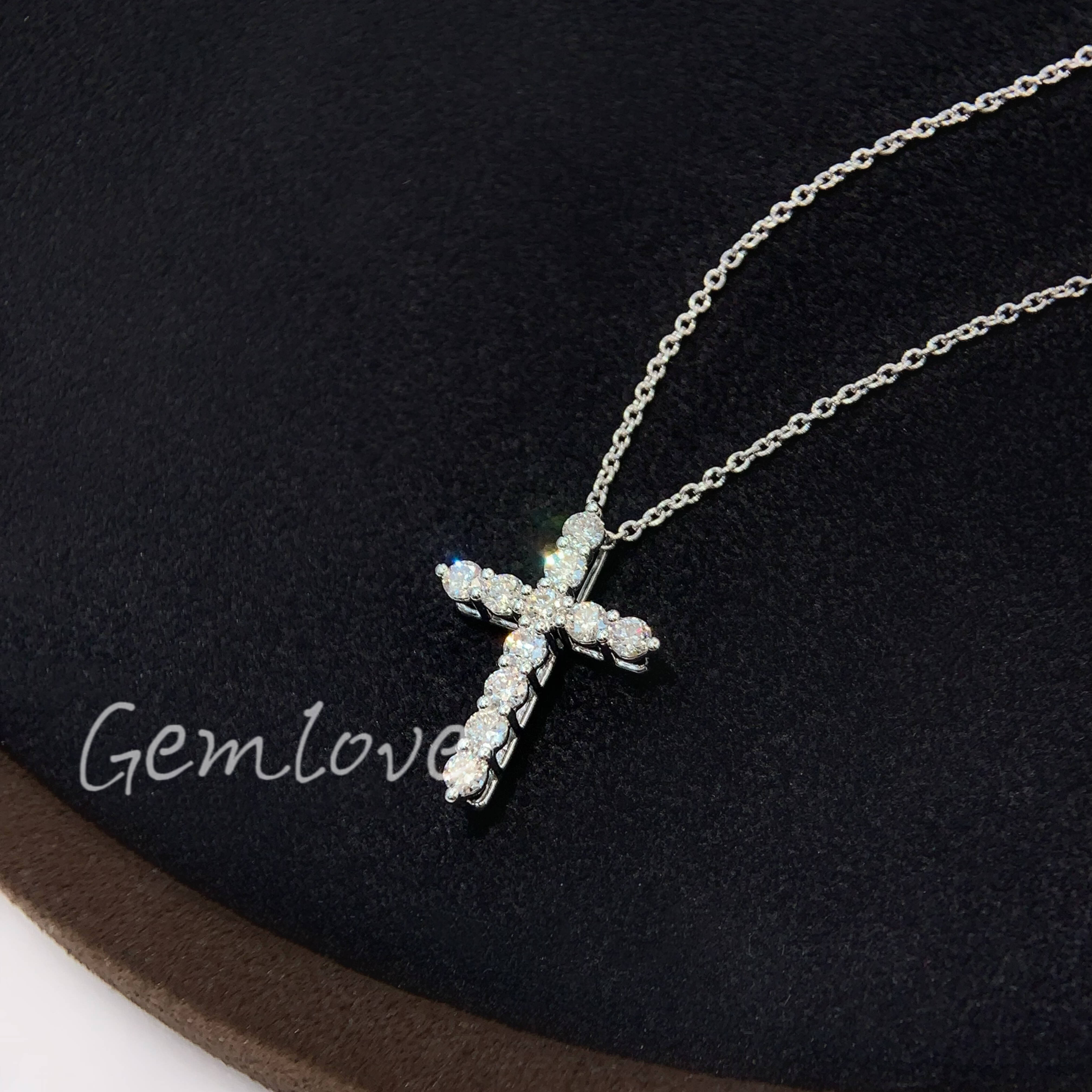 18k gold cross pendant