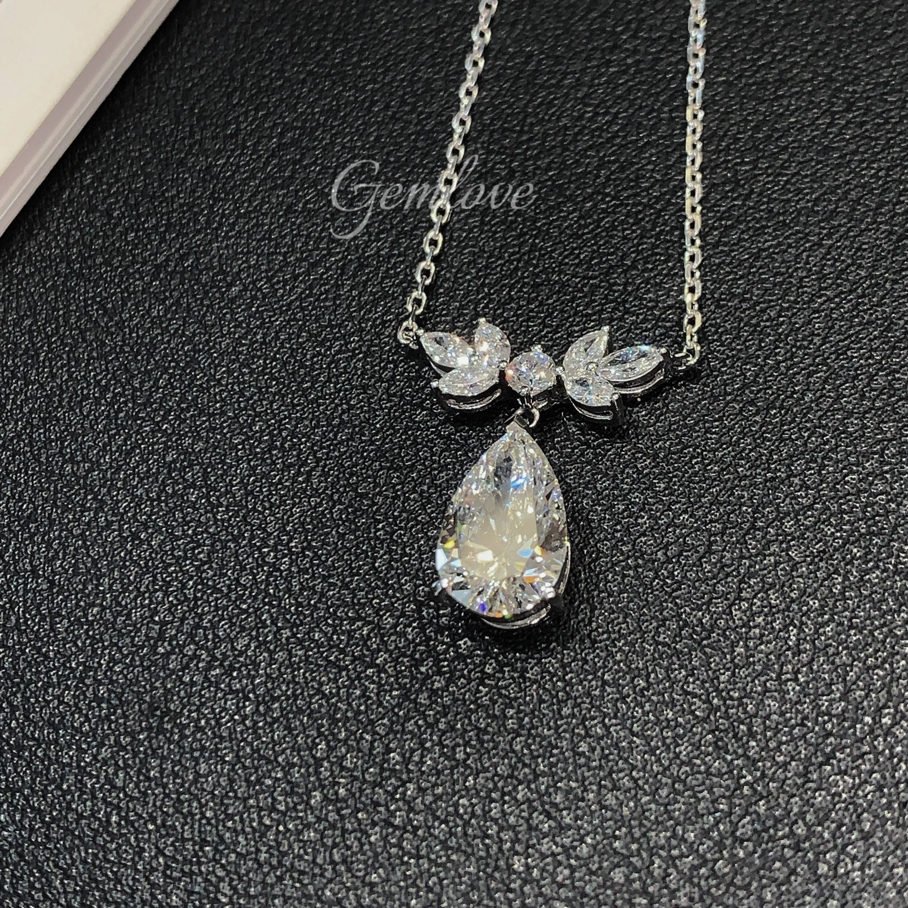 Platinum laboratory-grown diamond Necklace