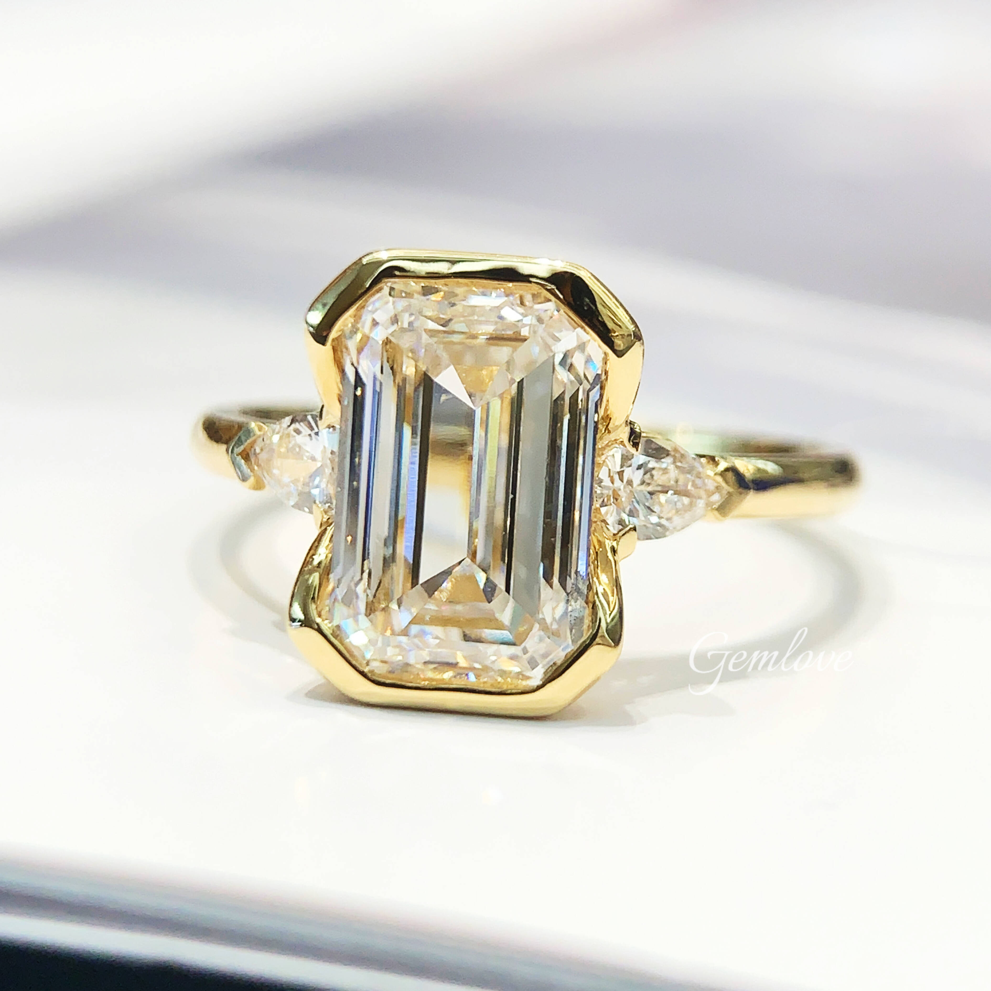 18k White Gold laboratory-grown diamond Ring
