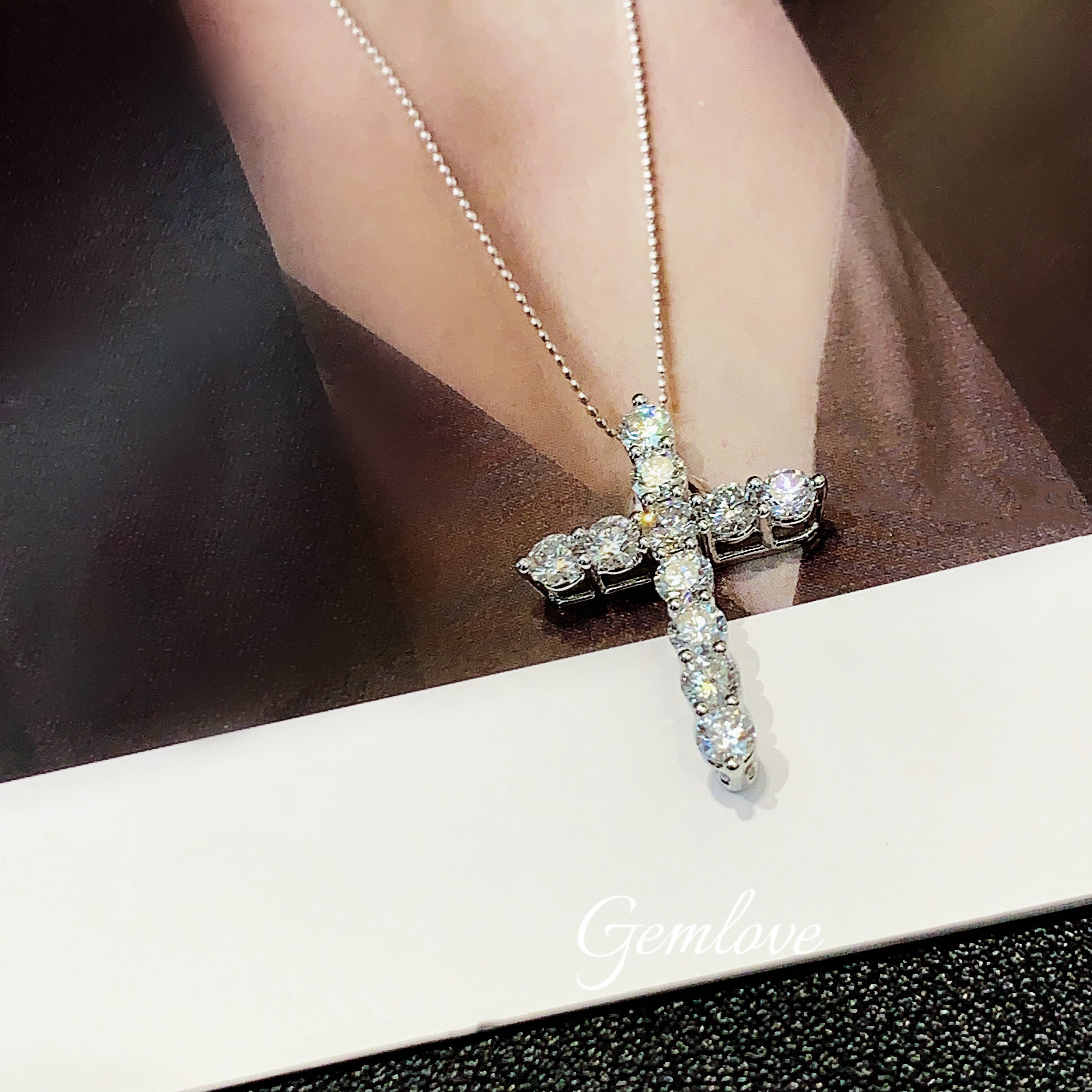 PT950 18k white gold laboratory-grown diamond cross necklace