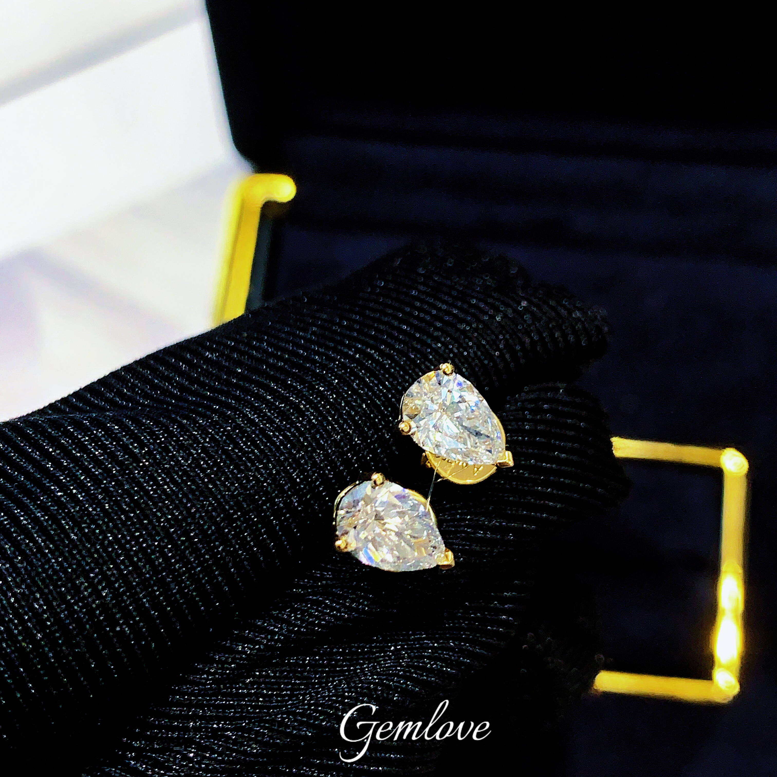 18k gold lab-grown diamond water drop earrings