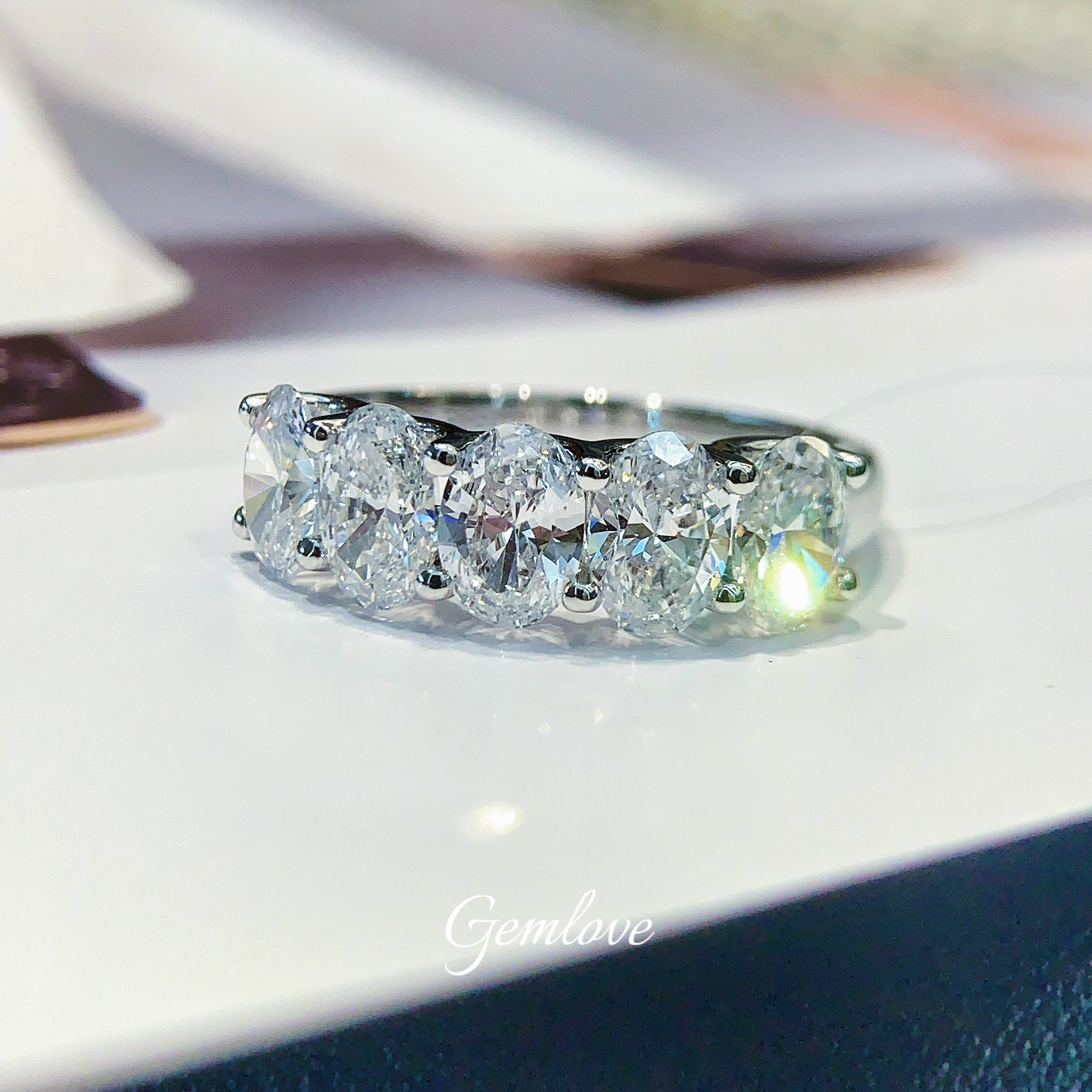 PT950 18k White Gold laboratory-grown diamond Oval Ring