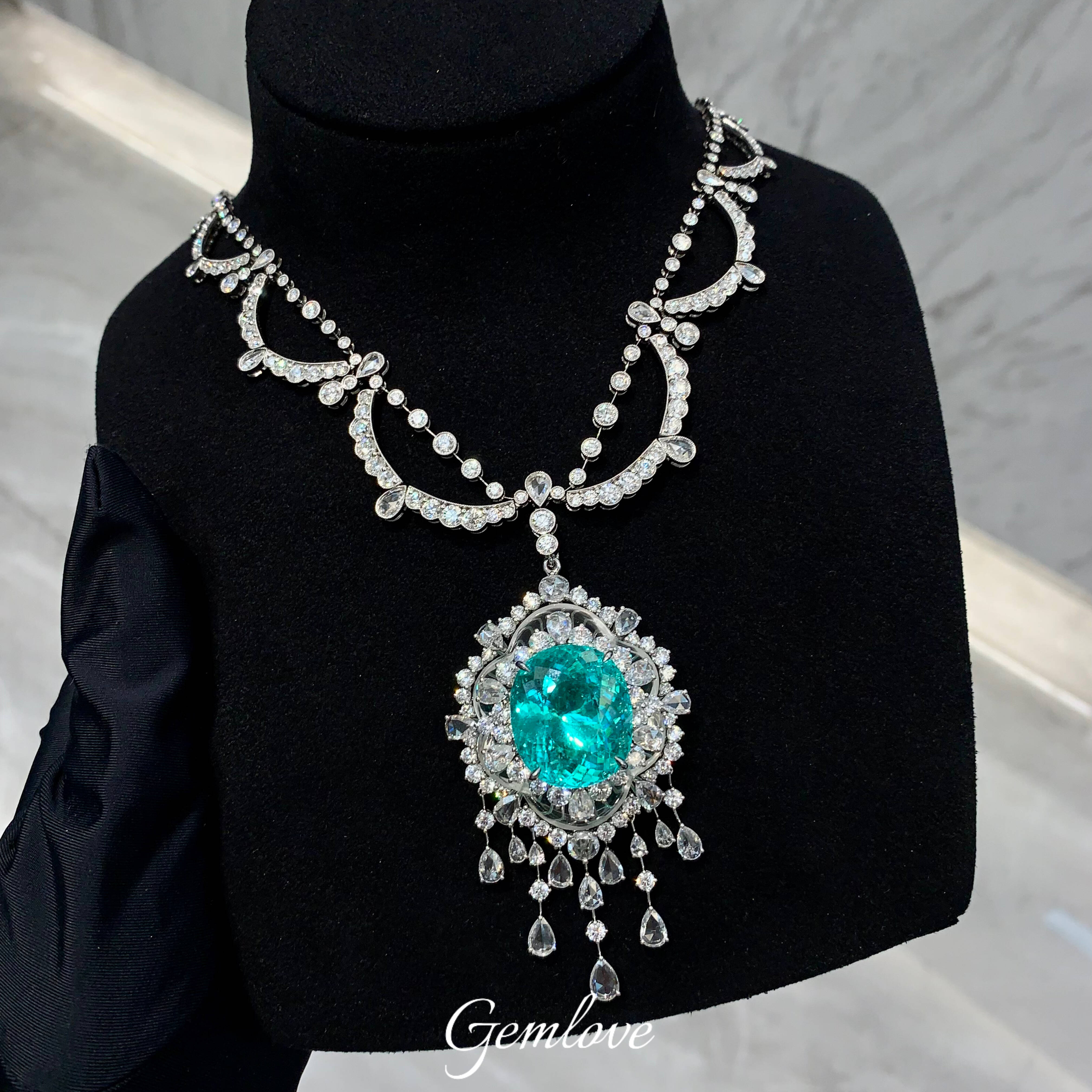 18k White Gold Oval Paraiba Tourmaline Necklace