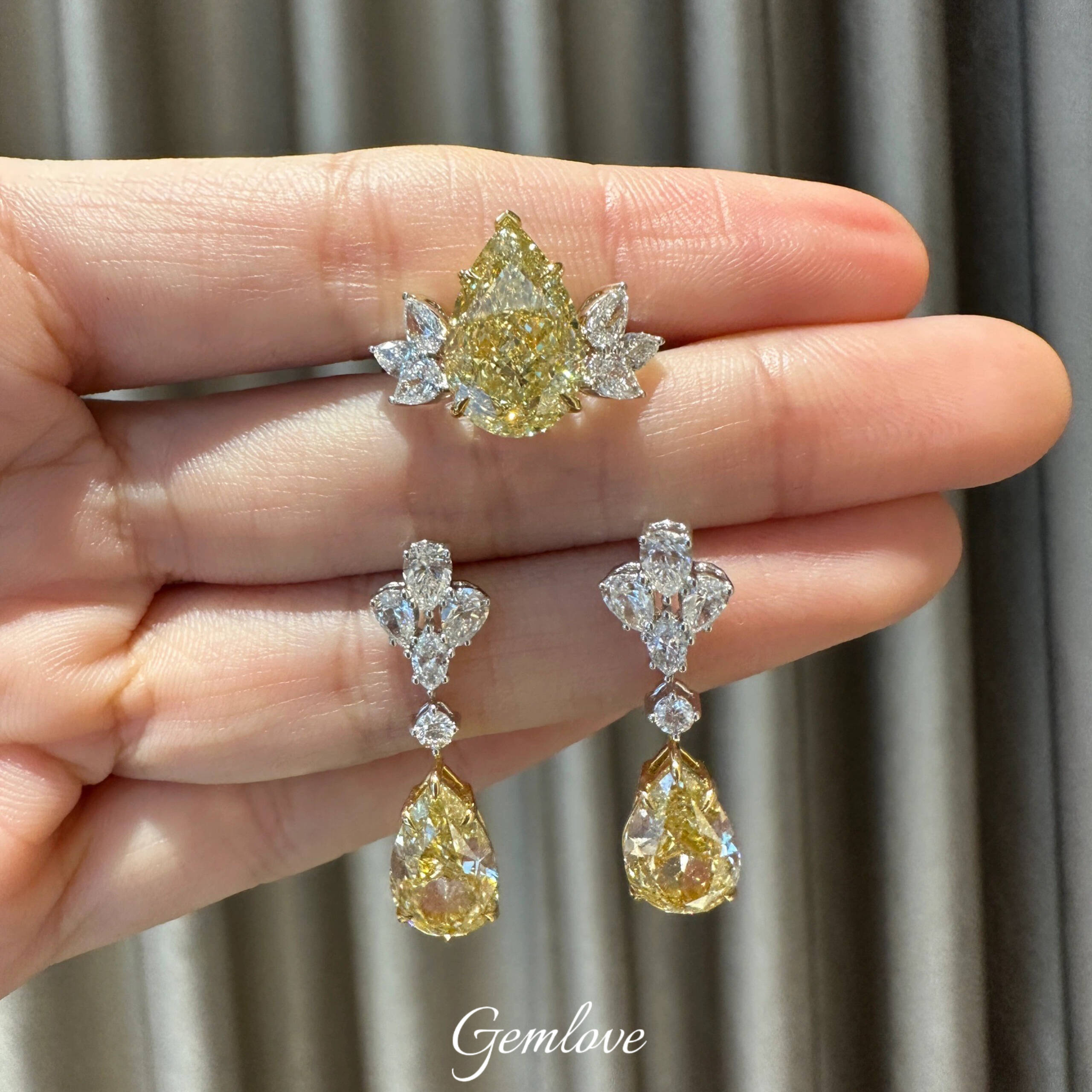 18k white gold pear-shaped yellow diamond jewelry set