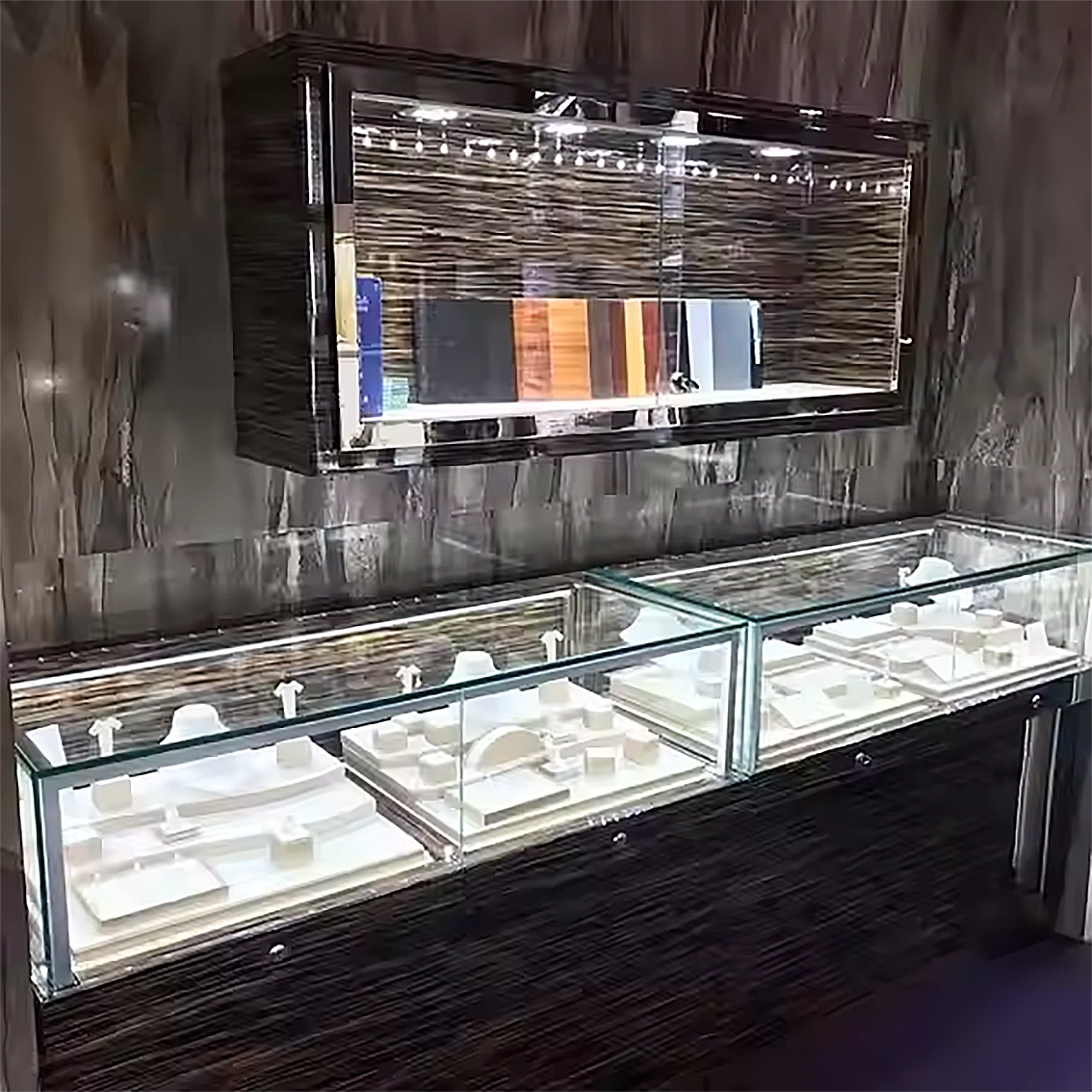 High End MDF Wall Jewellery Shop Furniture Design Watch Showcase Handbag Jewelry Display Cabinet for Shopping Mall