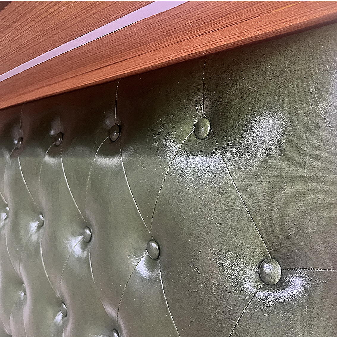 coffee shop cabinet；coffee kiosk；cafe decoration；coffee shop equipment