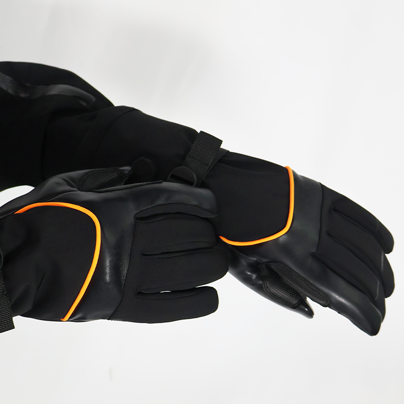 Men's Heated Outdoor Gloves
