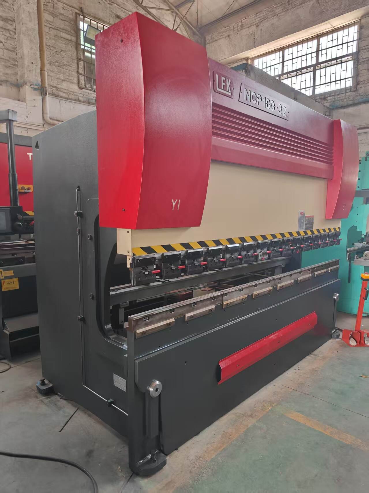 Used benging machine