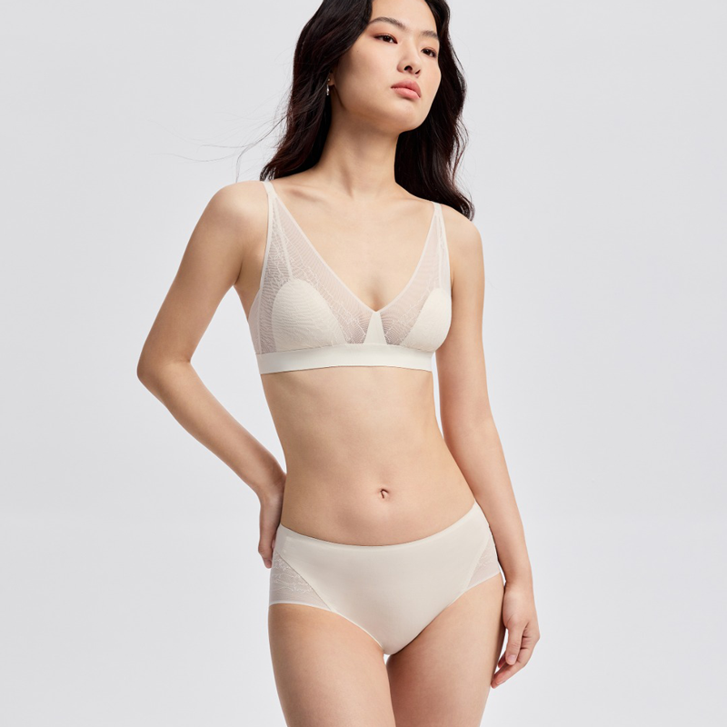Love Letter Lace Lingerie Set - Deep V Neck Elegance & Ultra-Thin Wireless Bra