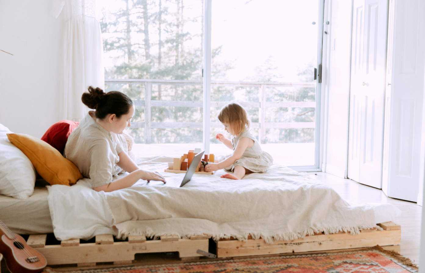 What Is a Floor Mattress for Sleeping? Is Sleeping on the Ground Good for Our Health?