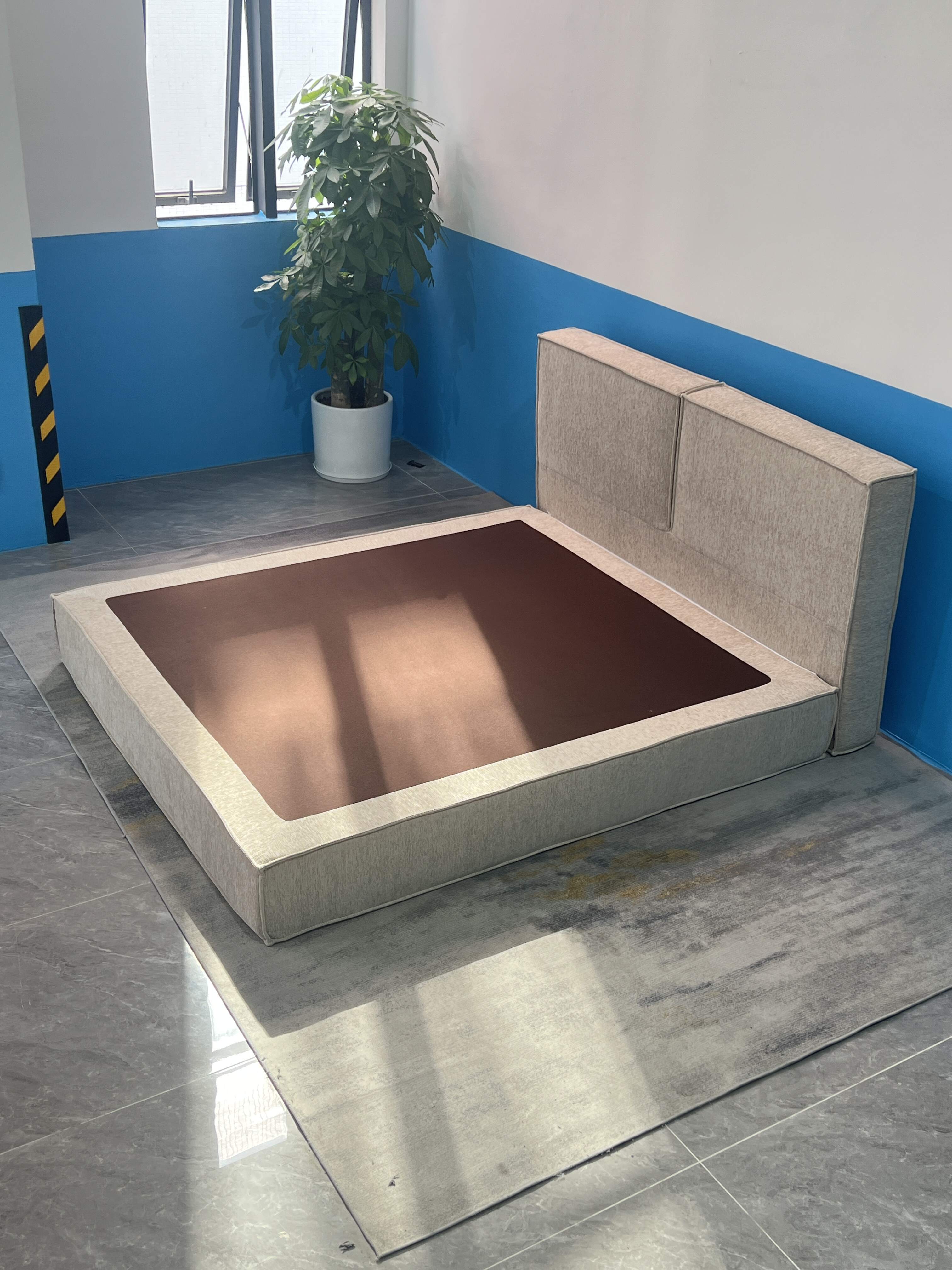 1.8m Khaki-Colored Block-Shaped Compression Bed