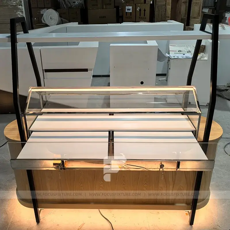 Lighted Counter And Rail Display Rack