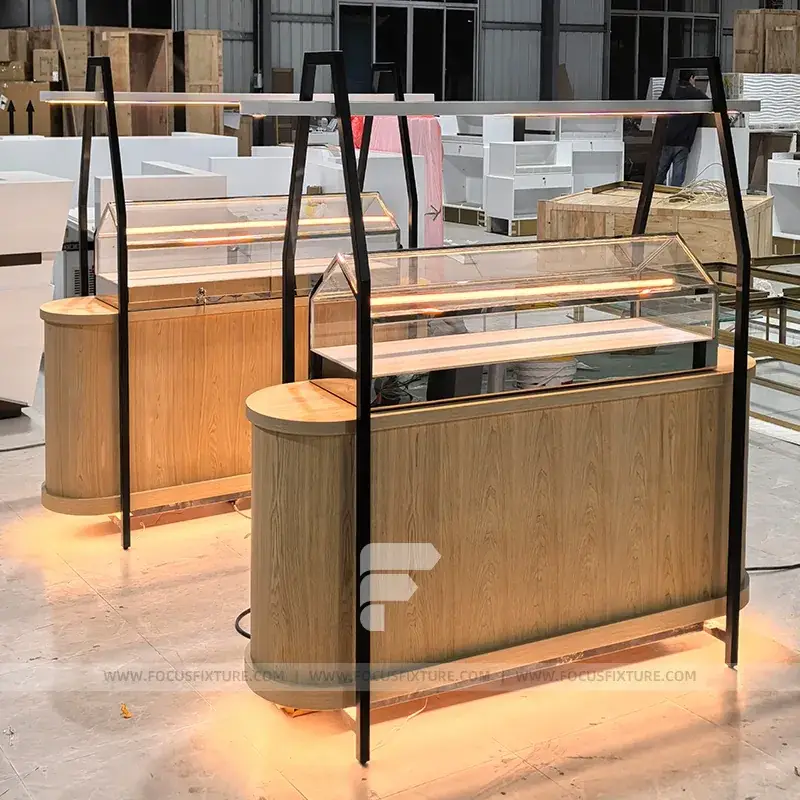Lighted Counter And Rail Display Rack