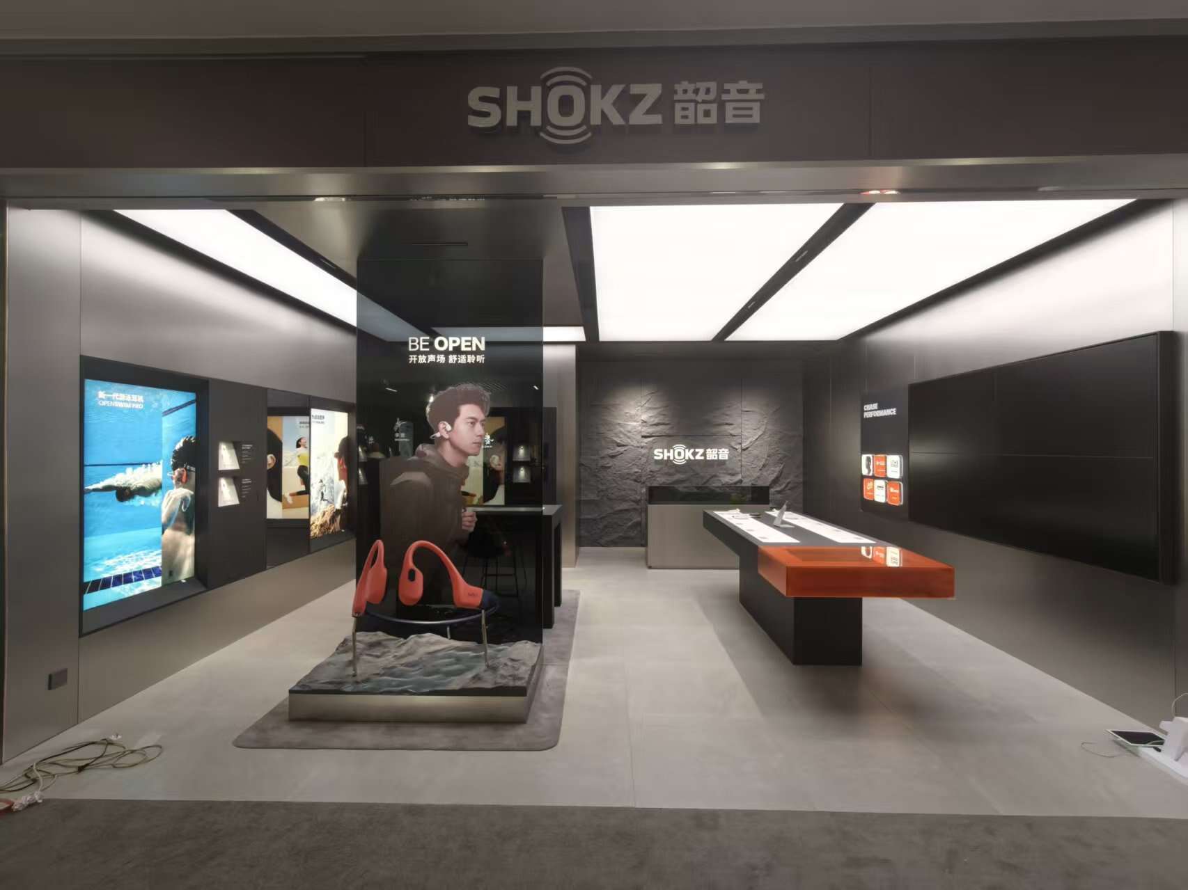 Innovative Uses of Display Props in Various Industries