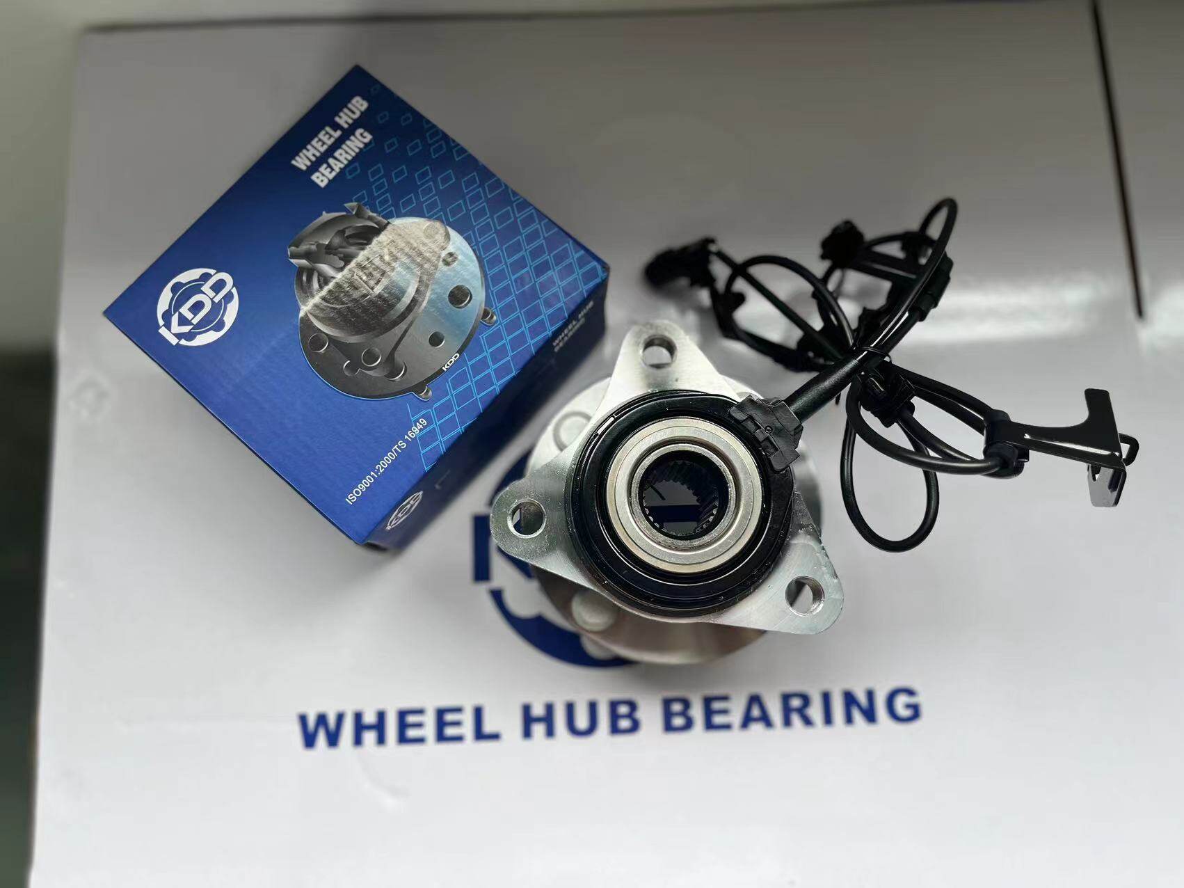 hub on car wheel