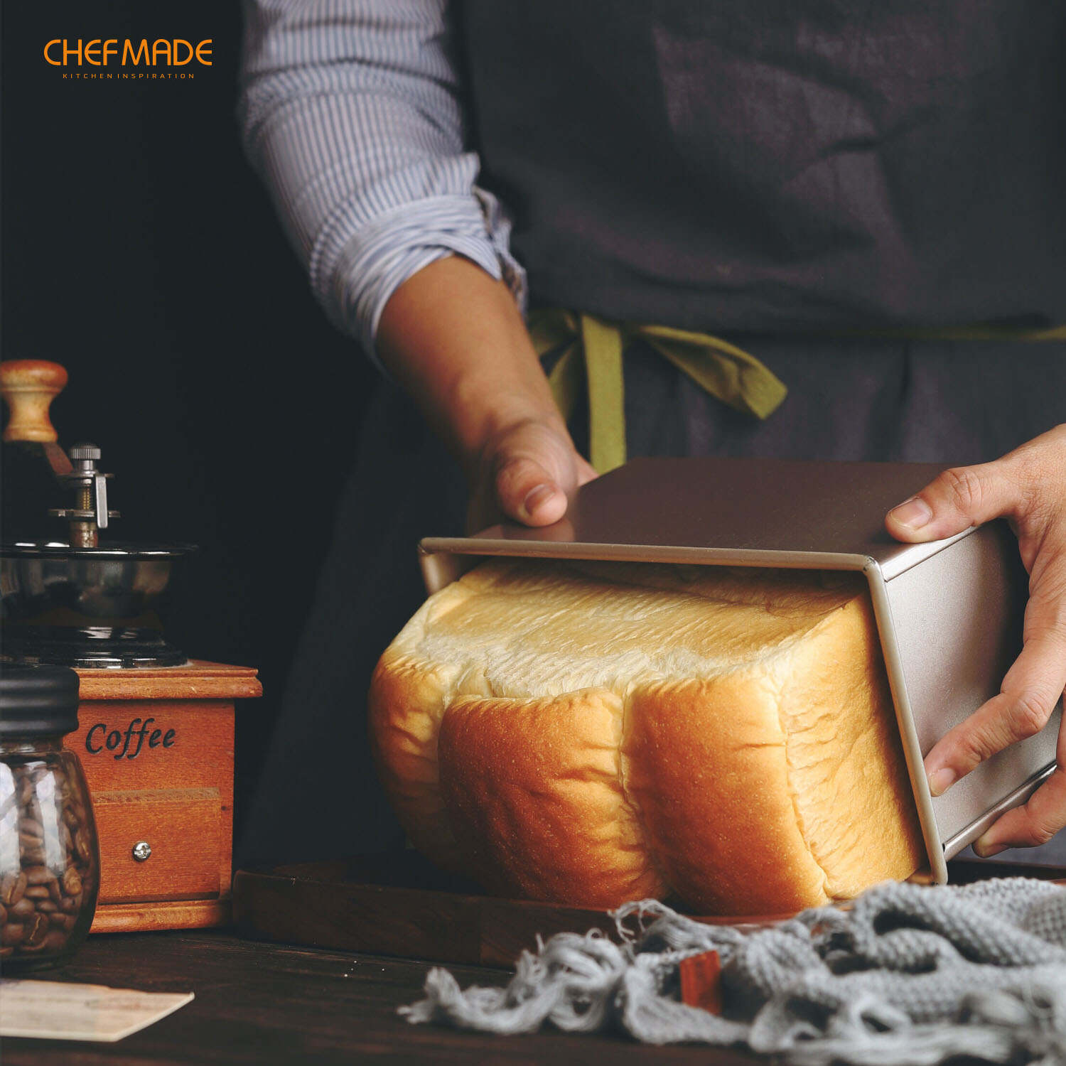 pullman loaf pan with cover