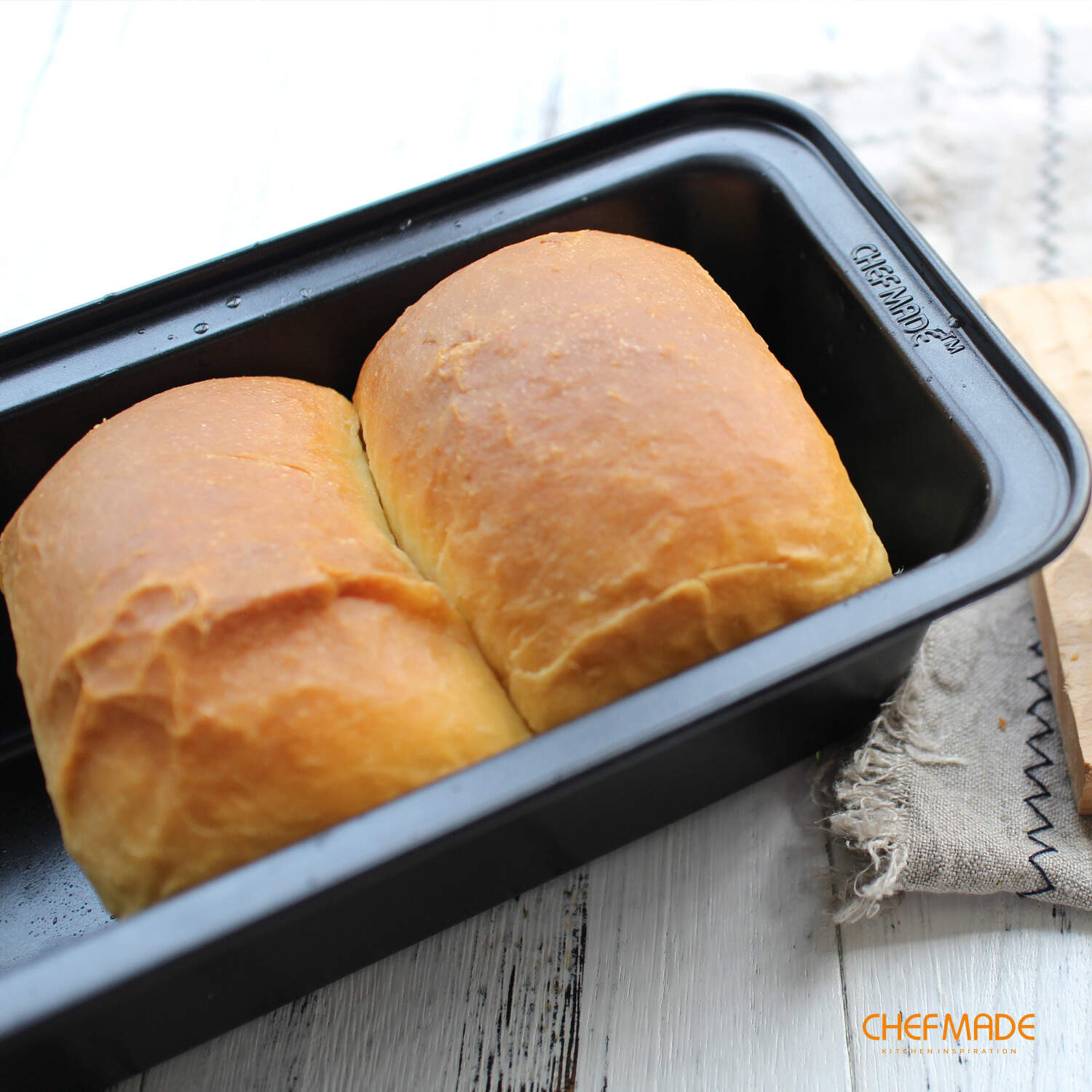 medium loaf pan, 8.5 inch loaf pan, 8.5 x 4.5 inch loaf pan