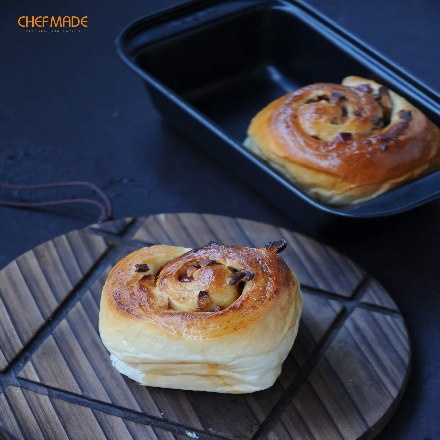 medium loaf pan, carbon steel loaf pan, medium size loaf pan