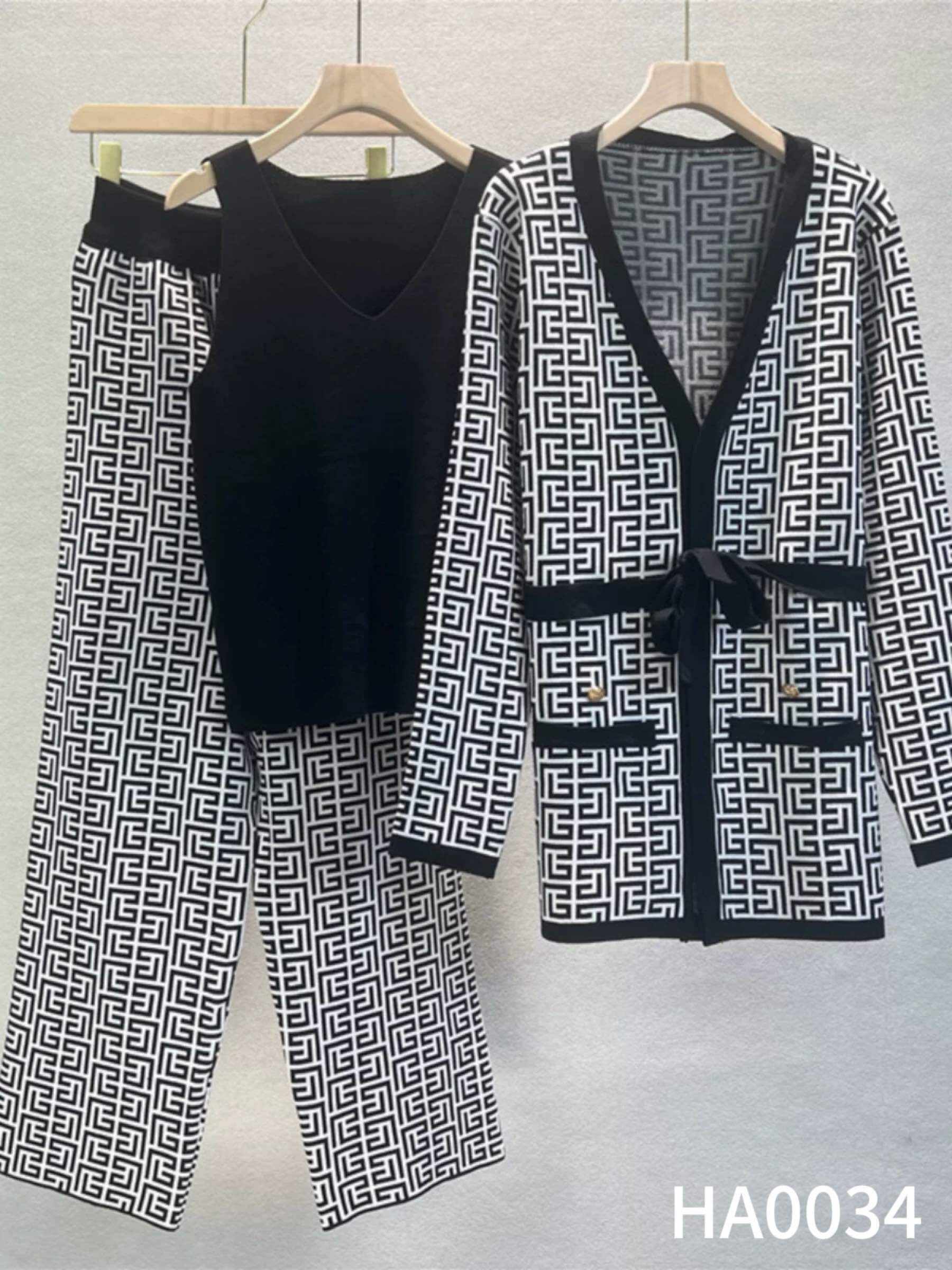 women's up;women's set;knited