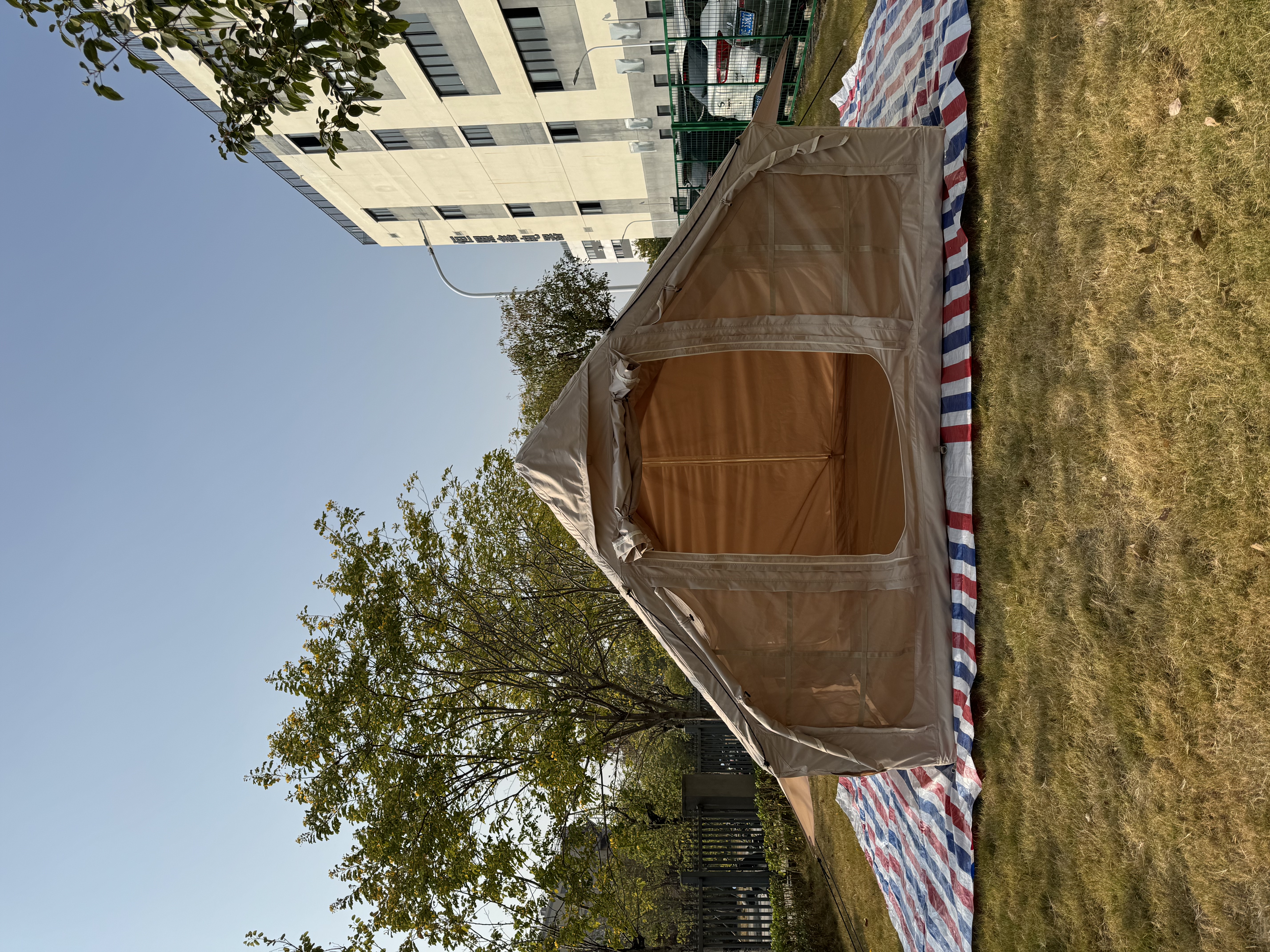 6m² Lightweight Single U-Door Inflatable Tent