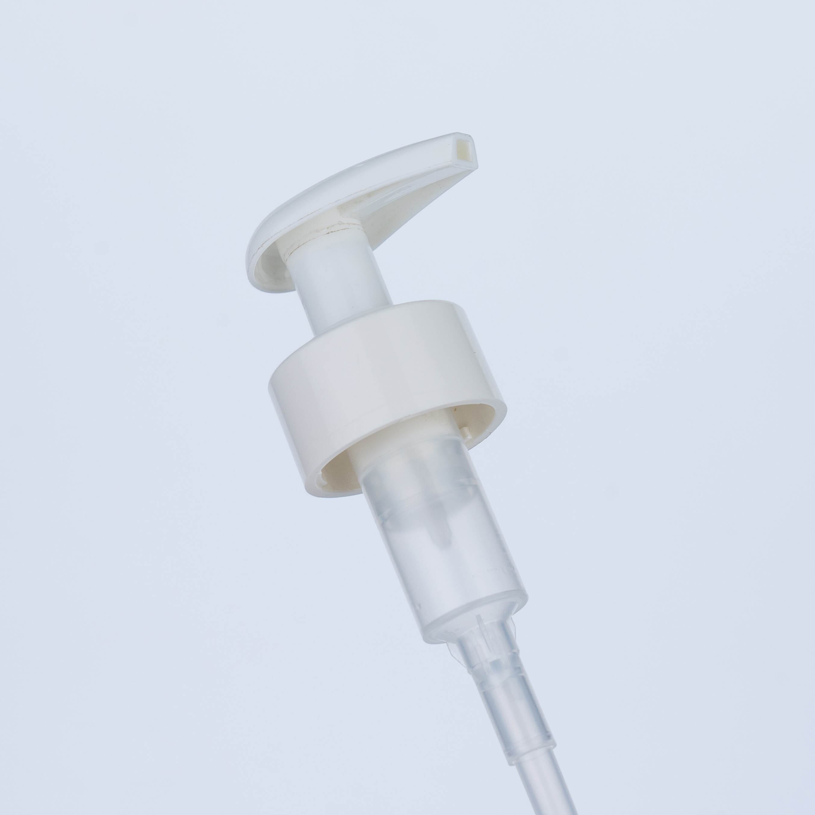 28/410 lotion pump, white oval plastic pump, shampoo pump head, shower gel pump, bulk cosmetic pumps, custom lotion pumps, OEM packaging supplier, ODM shampoo pump