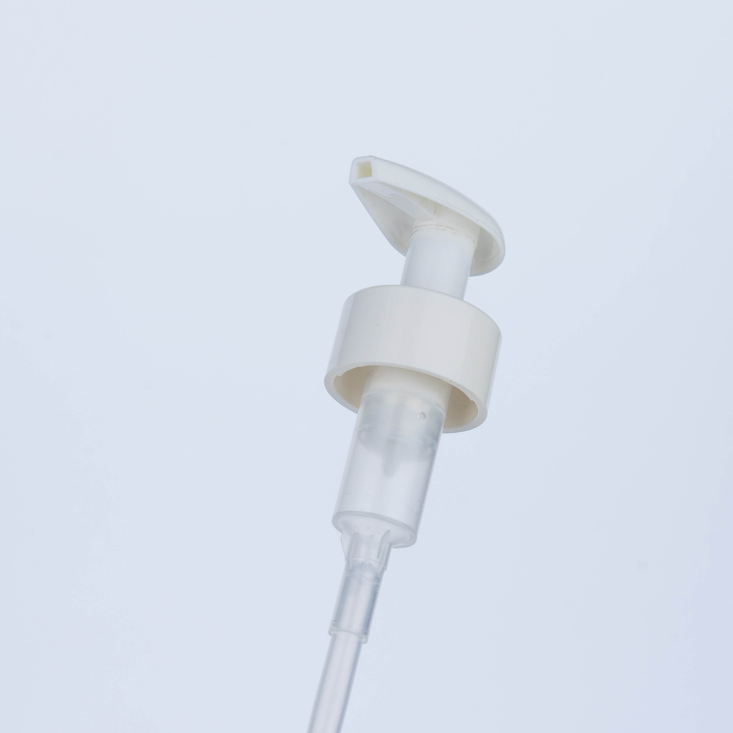28/410 lotion pump, white oval plastic pump, shampoo pump head, shower gel pump, bulk cosmetic pumps, custom lotion pumps, OEM packaging supplier, ODM shampoo pump