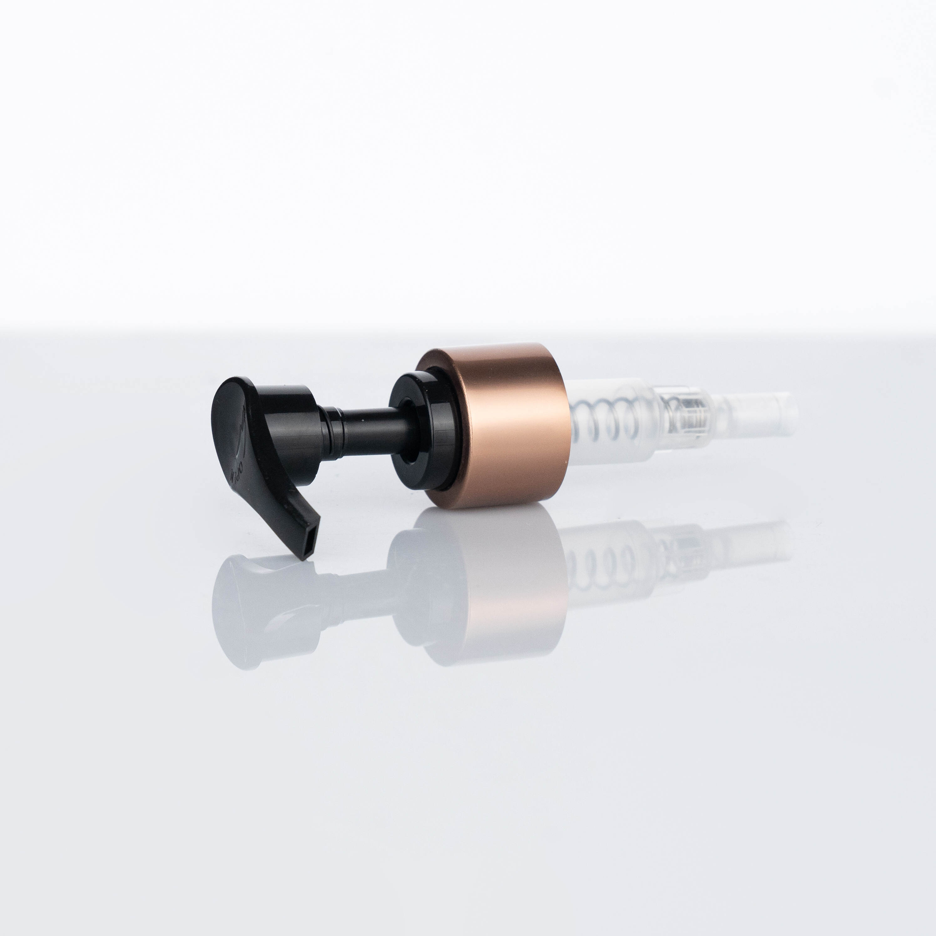 24/410 black and gold pump, high-necked pump head, electroplated aluminum shower gel pump, cosmetic pump supplier, custom shower gel pump, OEM packaging supplier