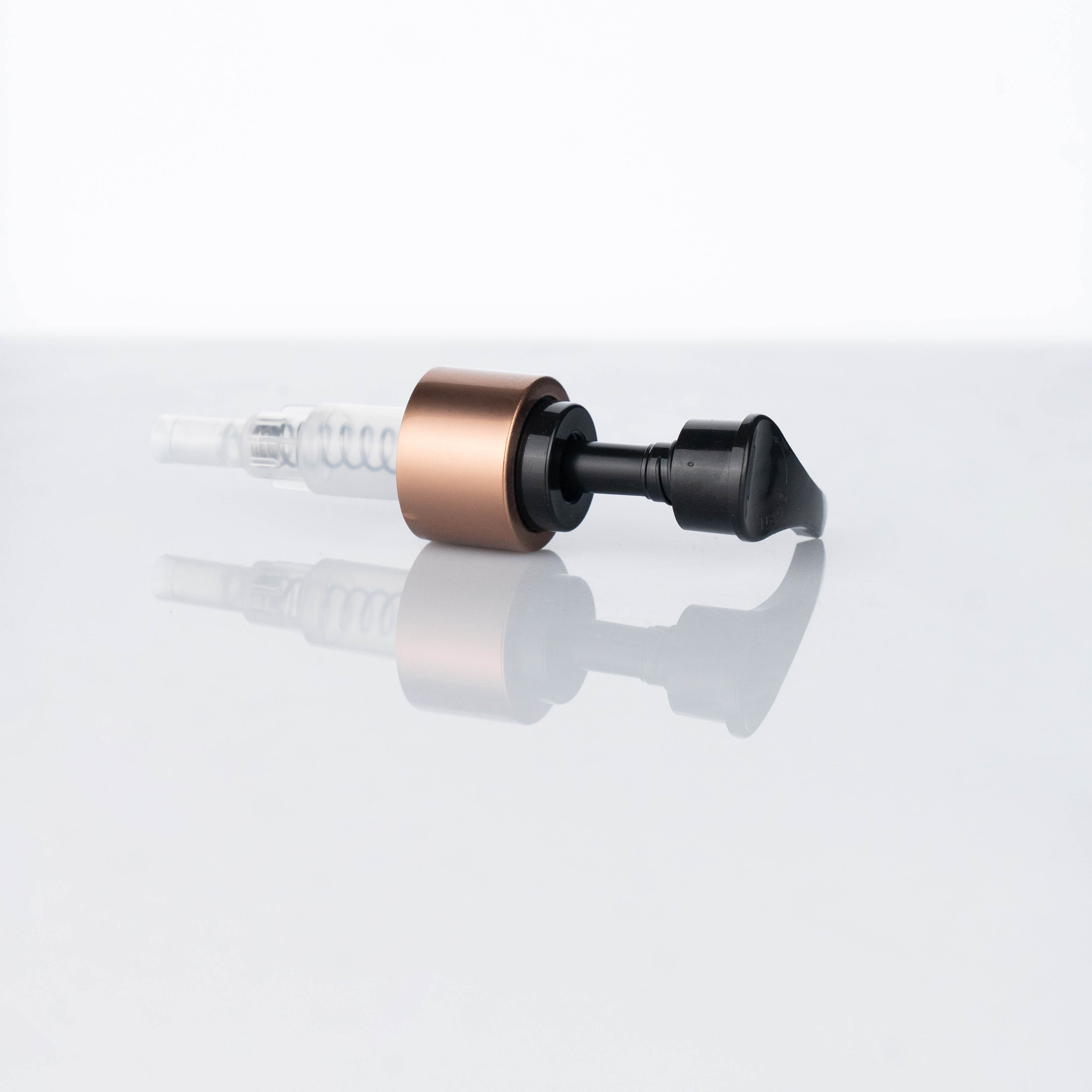 24/410 black and gold pump, high-necked pump head, electroplated aluminum shower gel pump, cosmetic pump supplier, custom shower gel pump, OEM packaging supplier