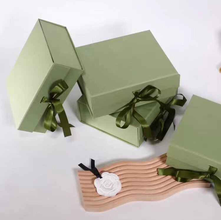 folding cardboard gift boxes