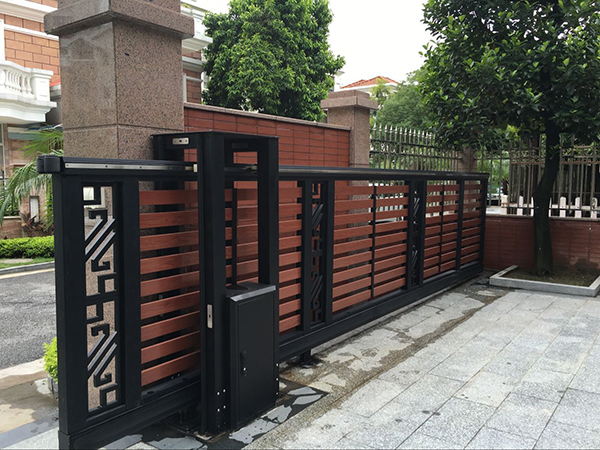 What is the Disadvantage of Cantilever Sliding Gate?