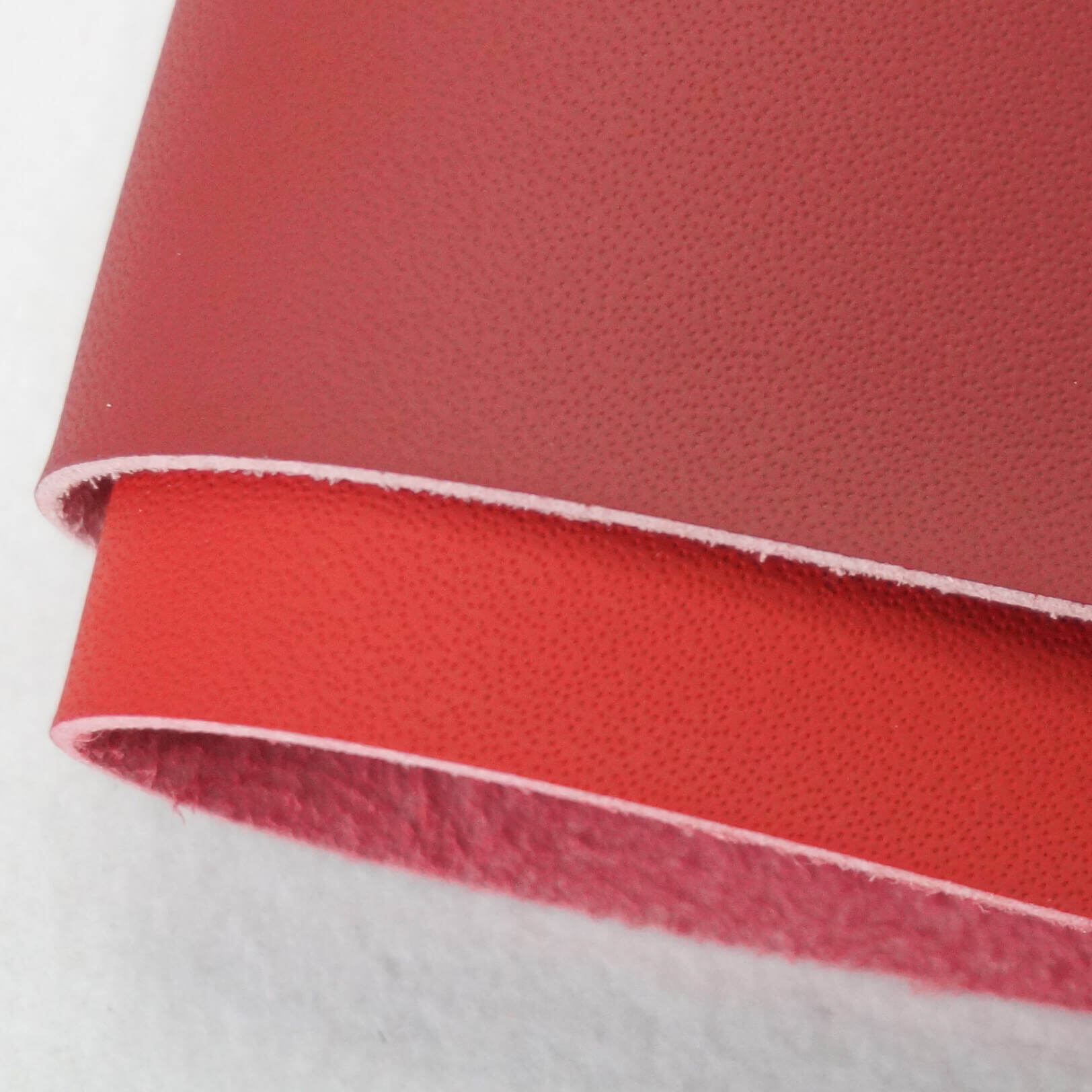 Microfiber Leather vs Cowhide Leather: An In-Depth Comparison for Consumers